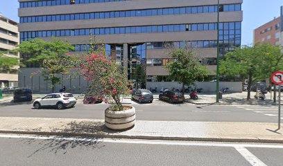 Av. de la Buhaira, 15 - 4º, 41018 - Sevilla