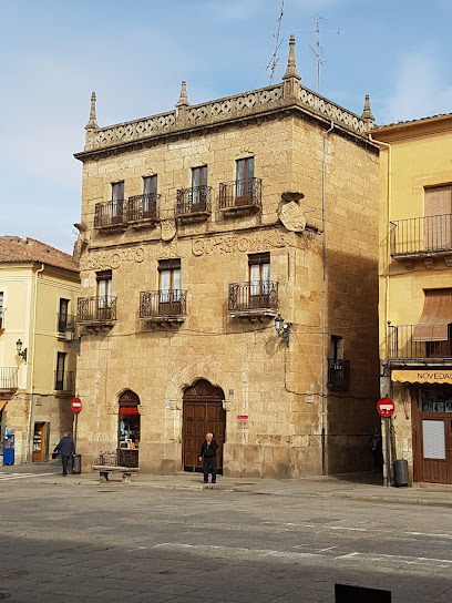 Medina, 2 - 1º, 37500 - Salamanca