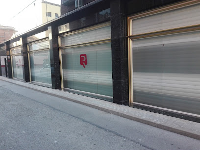 Fachada de Registro de la Propiedad de Cerdanyola del Vallès Nº 02