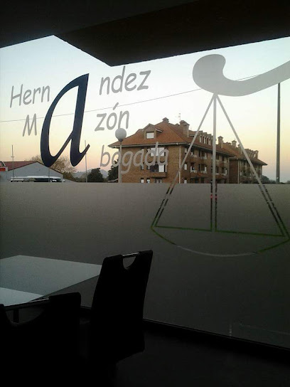 (Castro-Urdiales) Sara Hdez.-Mazon, Abogada