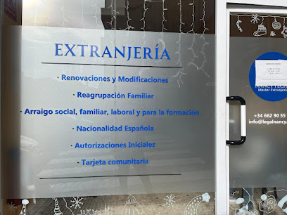 (L'Hospitalet de Llobregat) Nancy pecho abogada de extranjeria