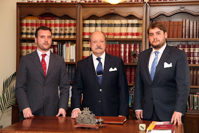 (León) Gavilanes Abogados