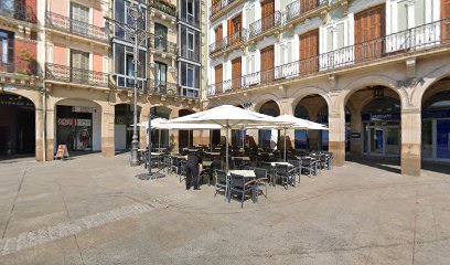 (Pamplona) Lorena Pastor Abogada